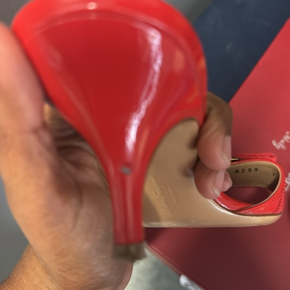 Ferragamo open toe red sandal with a tiny heel - Picture 6 of 6
